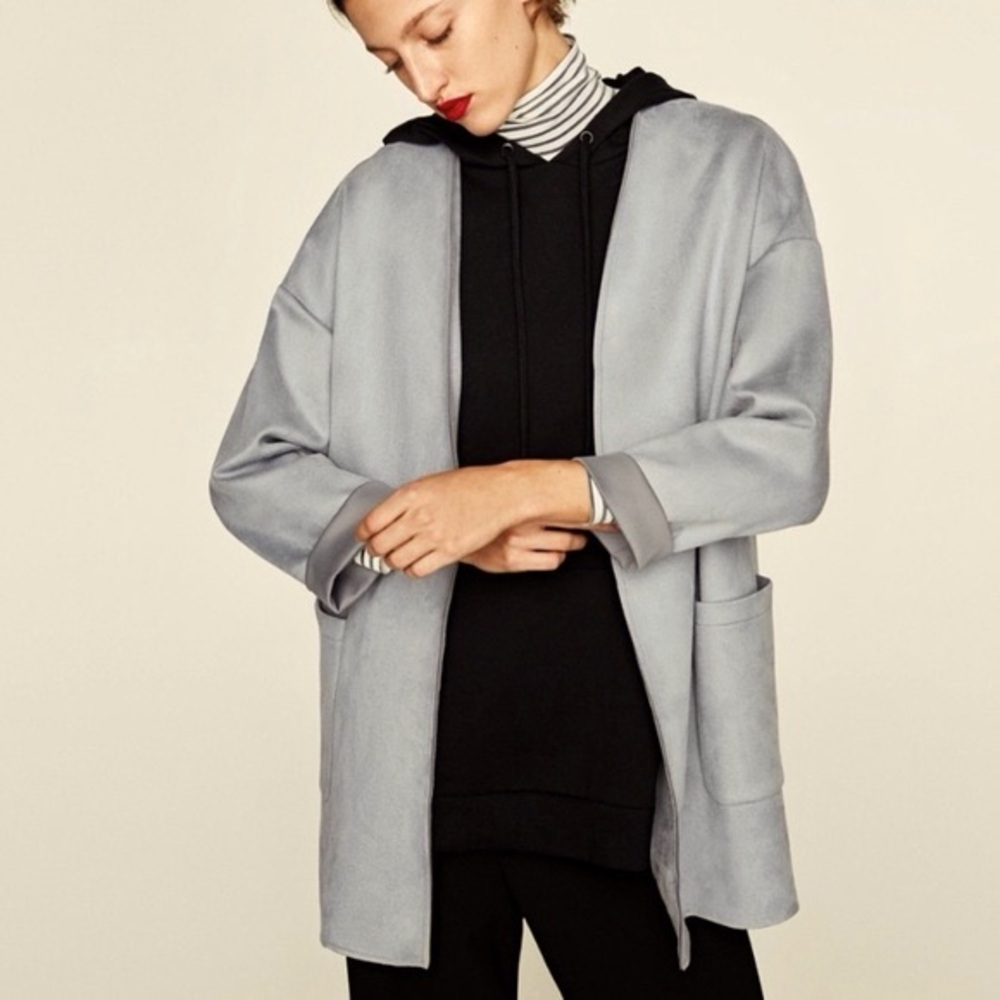 Zara Light Suede Gray Boyfriend Blazer with Relaxed Fit and Modern Design